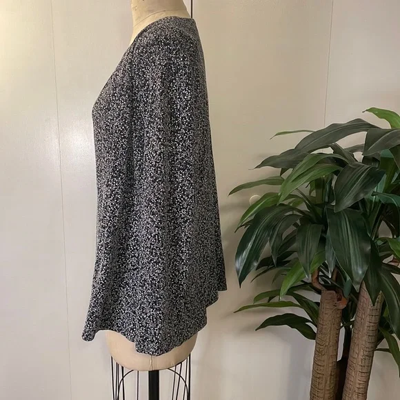 Alex evenings 2 piece tank and cardigan set in shimmery black and white - Picture 4 of 10